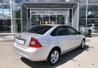 Подержанный автомобиль Ford Focus Sedan 2008 года (5 фото)