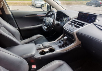 Подержанный автомобиль Lexus NX 2019 года (14 фото)
