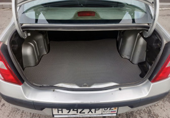 Подержанный автомобиль Renault Symbol 2005 года (12 фото)