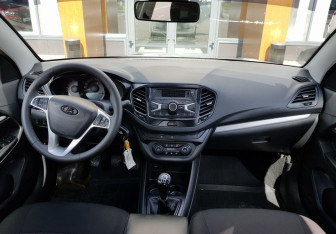 Подержанный автомобиль LADA (ВАЗ) Vesta Sedan 2019 года (11 фото)