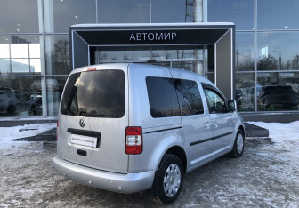 Подержанный автомобиль Volkswagen Caddy Compactvan 2010 года (5 фото)