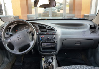 Подержанный автомобиль Chevrolet Lanos 2008 года (11 фото)