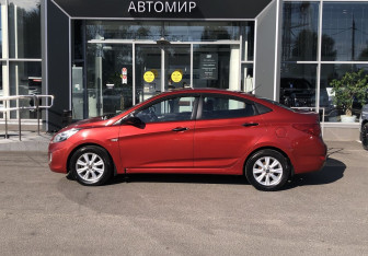 Подержанный автомобиль Hyundai Solaris Sedan 2011 года (8 фото)