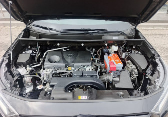 Подержанный автомобиль Toyota RAV4 2020 года (11 фото)