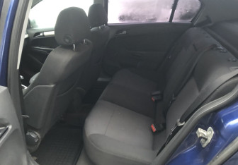 Подержанный автомобиль Opel Astra Sedan 2008 года (11 фото)