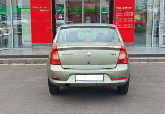 Подержанный автомобиль Renault Logan Sedan 2011 года (6 фото)
