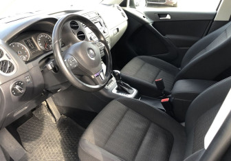 Подержанный автомобиль Volkswagen Tiguan 2013 года (9 фото)