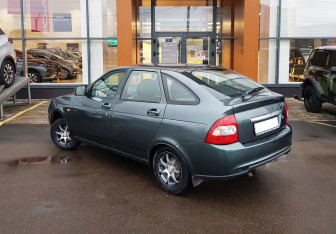 Подержанный автомобиль LADA (ВАЗ) Priora Hatchback 2010 года (7 фото)