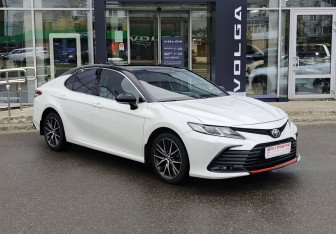 Подержанный автомобиль Toyota Camry Sedan 2021 года (3 фото)