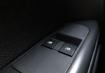 Подержанный автомобиль Opel Astra Hatchback 2008 года (13 фото)