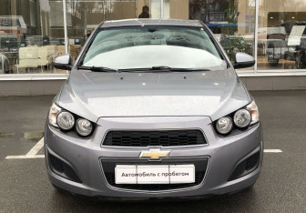 Подержанный автомобиль Chevrolet Aveo Sedan 2014 года (2 фото)