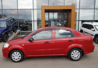 Подержанный автомобиль Chevrolet Aveo Sedan 2009 года (8 фото)