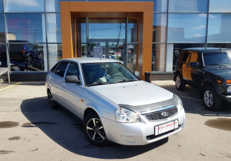 Подержанный автомобиль LADA (ВАЗ) Priora Hatchback 2013 года (3 фото)