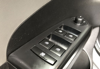 Подержанный автомобиль Chevrolet Aveo Sedan 2014 года (13 фото)