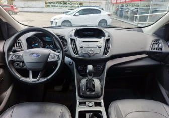 Подержанный автомобиль Ford Kuga 2018 года (14 фото)