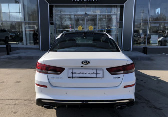Подержанный автомобиль Kia Optima Sedan 2018 года (6 фото)