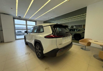 Новый Toyota RAV4 2025 (5 фото)