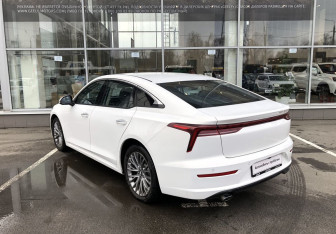 Подержанный автомобиль FAW Bestune B70 2023 года (7 фото)