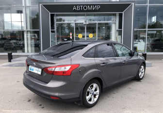 Подержанный автомобиль Ford Focus Sedan 2012 года (5 фото)