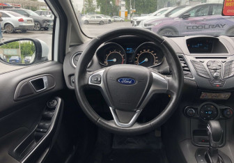 Подержанный автомобиль Ford Fiesta Hatchback 2016 года (12 фото)