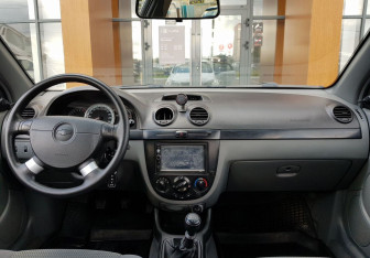 Подержанный автомобиль Chevrolet Lacetti Hatchback 2010 года (11 фото)