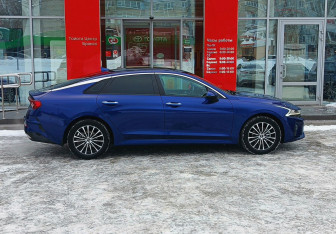 Подержанный автомобиль Kia K5 2022 года (4 фото)