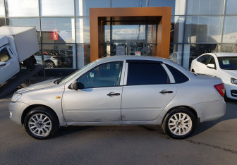 Подержанный автомобиль LADA (ВАЗ) Granta Sedan 2014 года (8 фото)