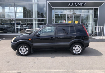 Подержанный автомобиль Ford Fusion 2007 года (4 фото)