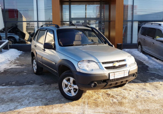 Подержанный автомобиль Chevrolet Niva 2014 года (3 фото)