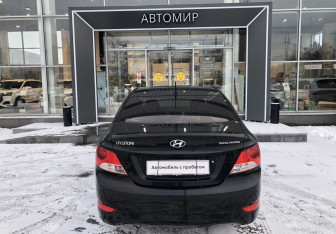 Подержанный автомобиль Hyundai Solaris Sedan 2011 года (6 фото)