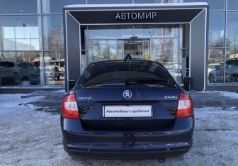 Подержанный автомобиль Skoda Rapid Liftback 2017 года (6 фото)