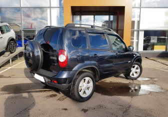Подержанный автомобиль Chevrolet Niva 2014 года (5 фото)