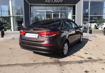 Подержанный автомобиль Kia Rio Sedan 2015 года (5 фото)