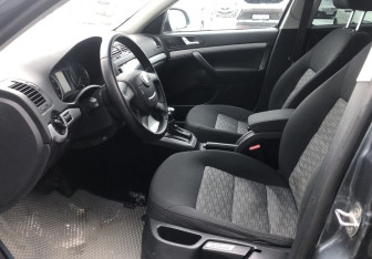 Подержанный автомобиль Skoda Octavia Liftback 2012 года (9 фото)