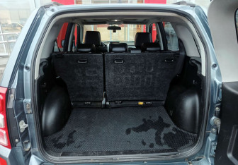 Подержанный автомобиль Suzuki Grand Vitara 2005 года (12 фото)