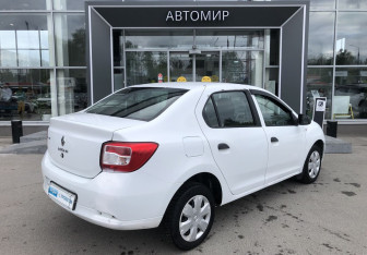Подержанный автомобиль Renault Logan Sedan 2016 года (5 фото)