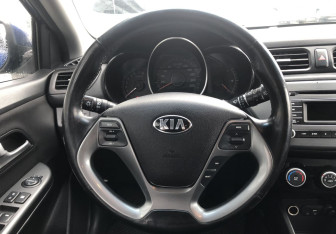 Подержанный автомобиль Kia Rio Hatchback 2016 года (12 фото)