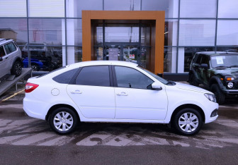 Подержанный автомобиль LADA (ВАЗ) Granta Liftback 2022 года (4 фото)