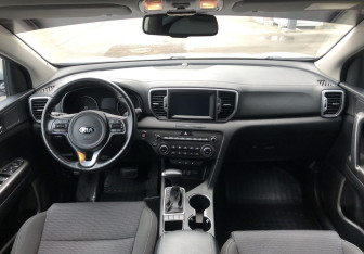 Подержанный автомобиль Kia Sportage 2017 года (11 фото)