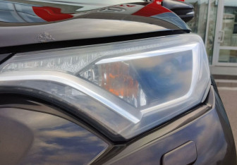 Подержанный автомобиль Toyota RAV4 2016 года (9 фото)