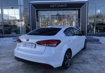 Подержанный автомобиль Kia Cerato Sedan 2017 года (5 фото)