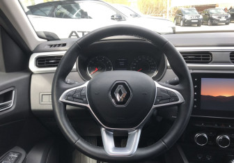 Подержанный автомобиль Renault Arkana 2021 года (12 фото)