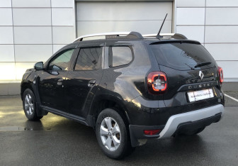 Подержанный автомобиль Renault Duster 2021 года (7 фото)