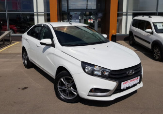 Подержанный автомобиль LADA (ВАЗ) Vesta Sedan 2019 года (3 фото)
