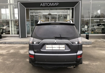 Подержанный автомобиль Mitsubishi Outlander 2008 года (6 фото)