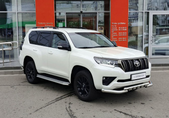 Подержанный автомобиль Toyota Land Cruiser Prado 2020 года (3 фото)