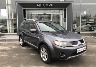 Подержанный автомобиль Mitsubishi Outlander 2008 года (3 фото)