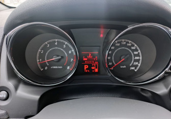 Подержанный автомобиль Peugeot 4008 2012 года (13 фото)