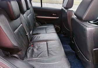 Подержанный автомобиль Suzuki Grand Vitara 2005 года (16 фото)