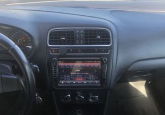 Подержанный автомобиль Volkswagen Polo Sedan 2012 года (12 фото)